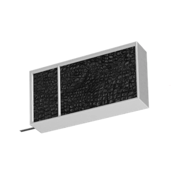 Końcówka BOSS SQUARE łącząca stal i czarną skórę z błyszczącym wykończeniem, zapakowana w blister, doskonała do eleganckich i nowoczesnych wnętrz.