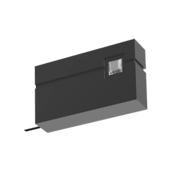 Końcówka Q-ART SQUARE czarny mat z białym kryształem – nowoczesny, subtelny akcent do karniszy, pasujący do eleganckich wnętrz.
