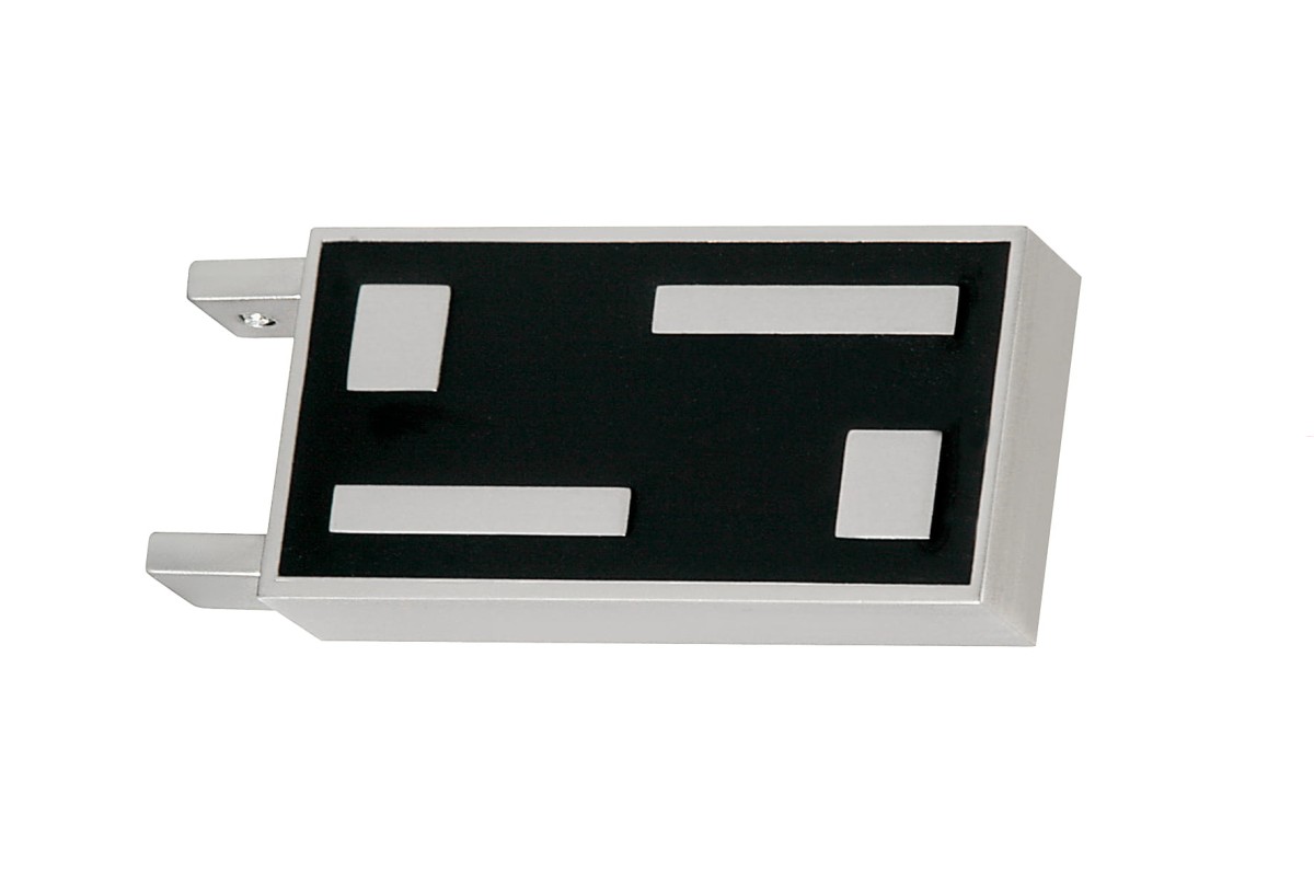 Końcówka G-TECH SQUARE – stal i czarny kolor, nowoczesny design, elegancki akcent do wnętrz.