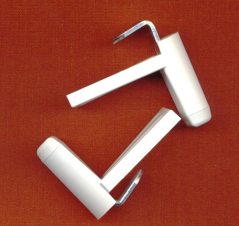 Zestaw uchwytów bezinwazyjnych do rolet rzymskich – elementy kompletne